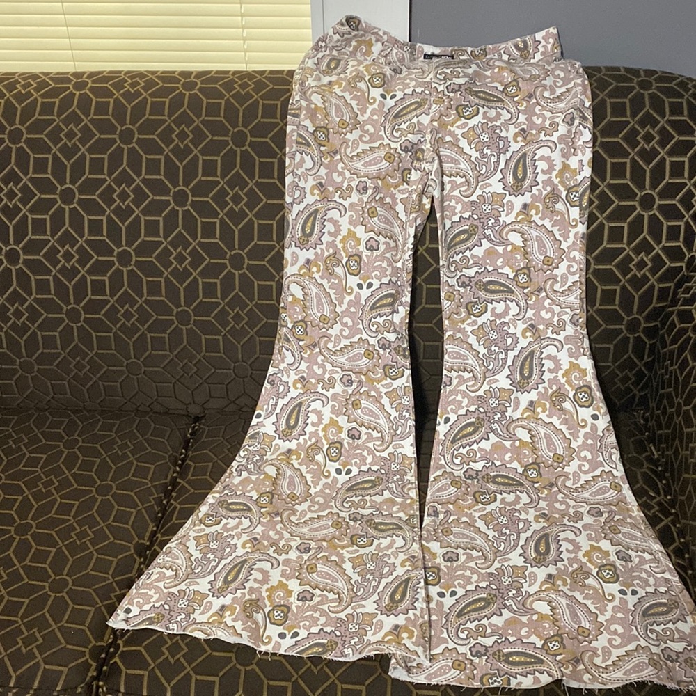 Never worn Fashion Nova flare pants